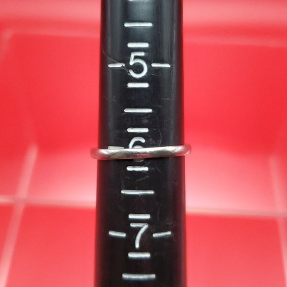 Size 6 925 Sterling Silver Cute Triple Cubic Zirconia Ring - Picture 6 of 8